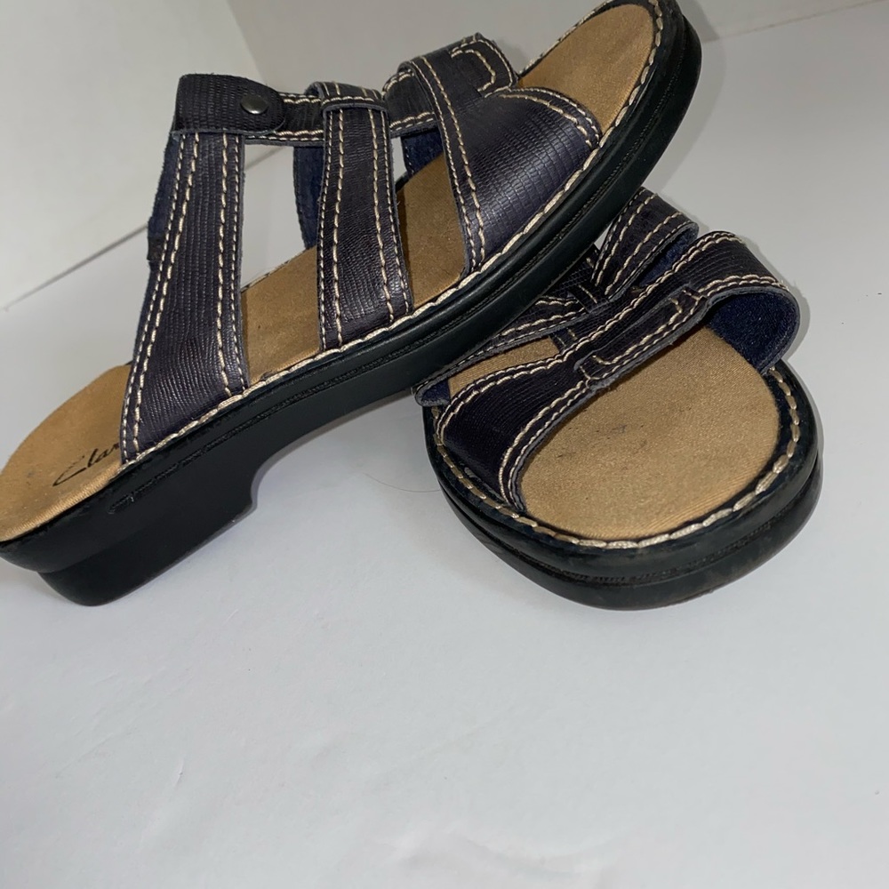 CLARKS SANDALS - Picture 2 of 4